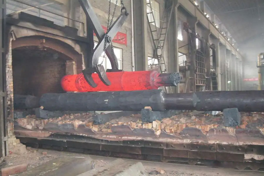 The Walking Table Forging Of Large Shaft Forgings